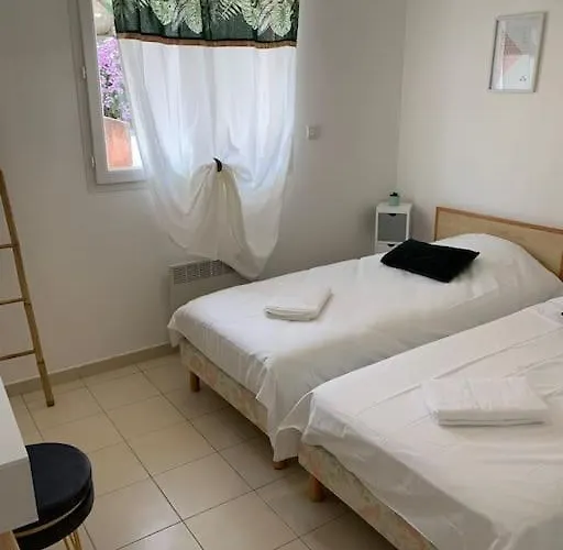 Les Cistes Appt Type 3 Avec Terrasse Vue Sur Apartmán *